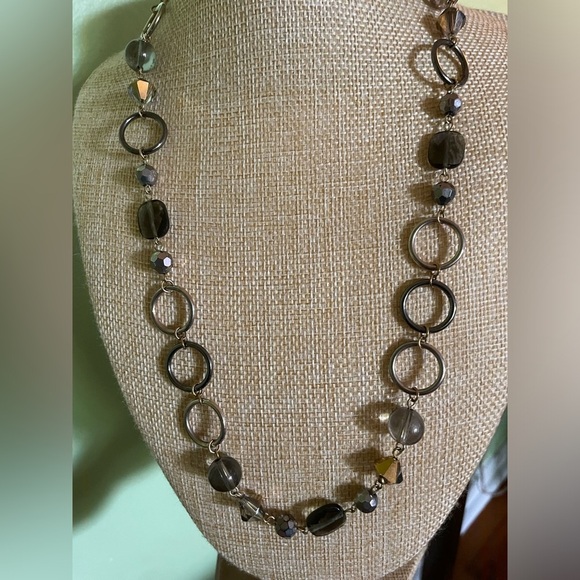 Silver hoop necklace with smoky gray and topaz coloured beads - Picture 2 of 5